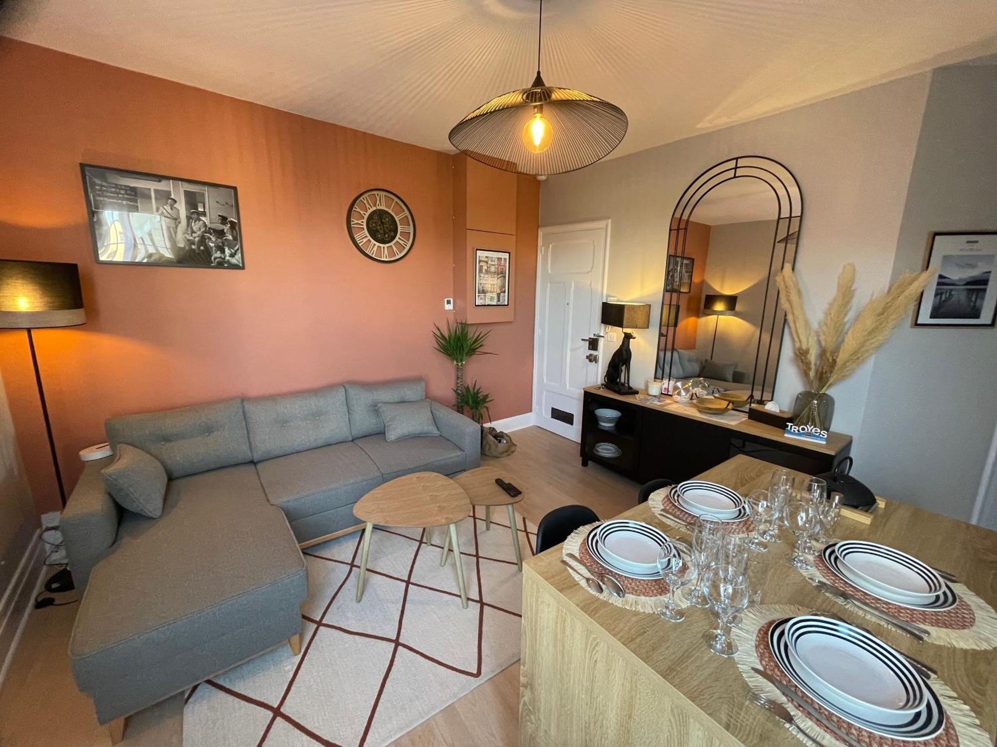 Ferienwohnung Le Treize Au Coeur Du Bouchon Troyes Exterior foto