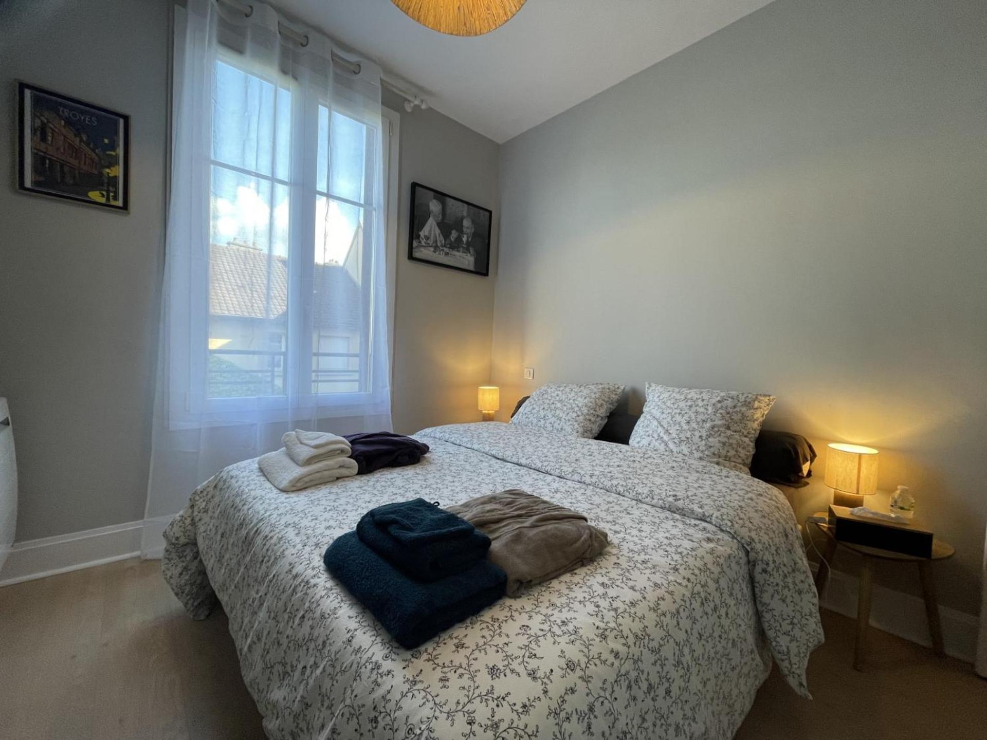 Ferienwohnung Le Treize Au Coeur Du Bouchon Troyes Exterior foto