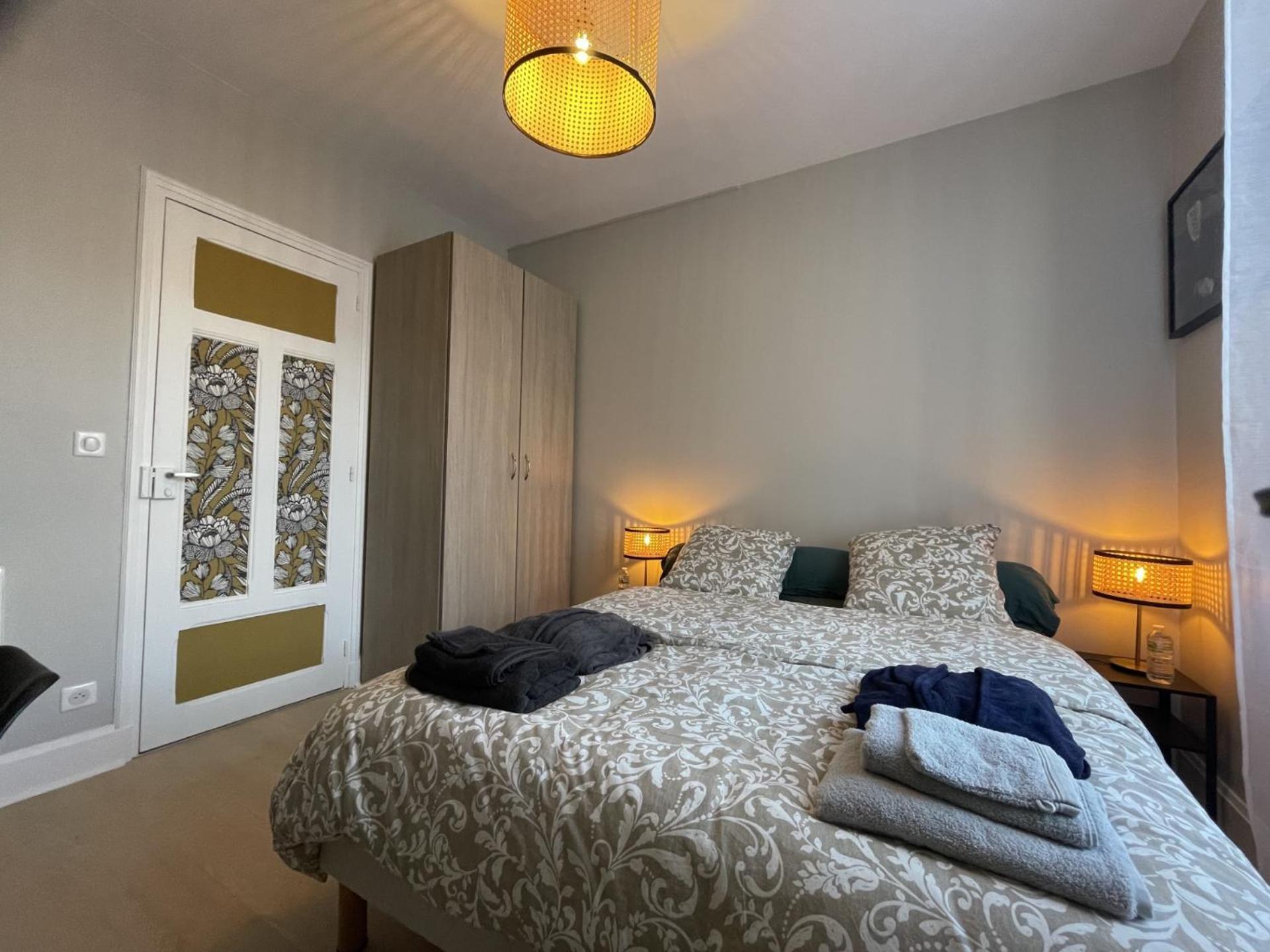Ferienwohnung Le Treize Au Coeur Du Bouchon Troyes Exterior foto