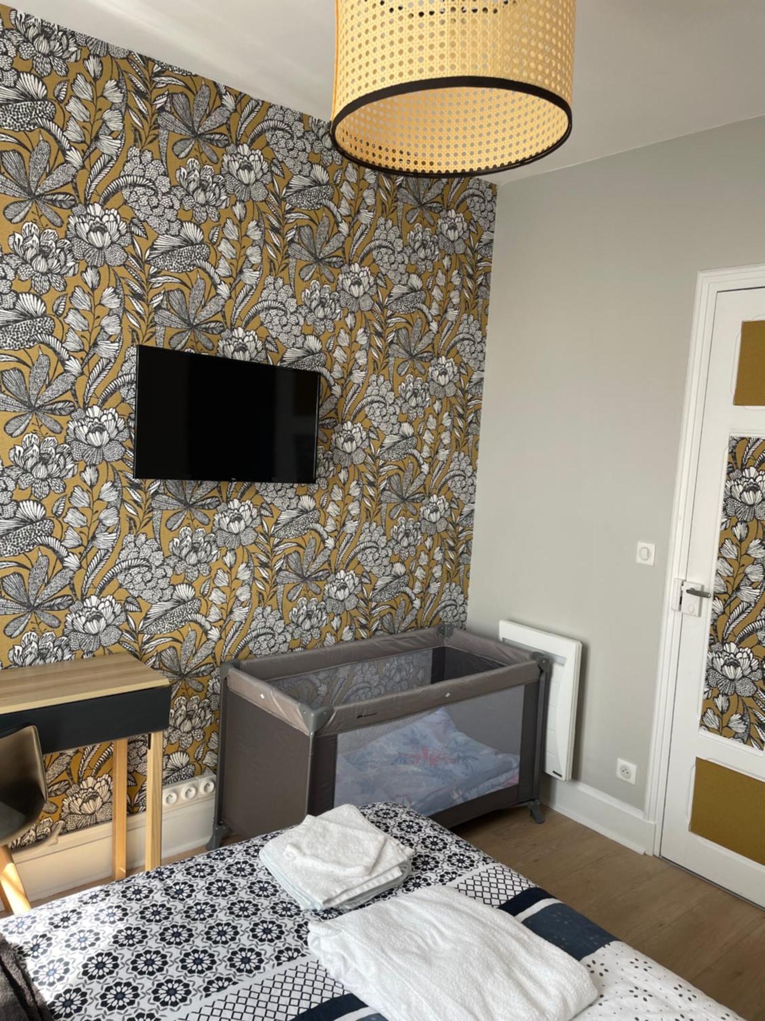 Ferienwohnung Le Treize Au Coeur Du Bouchon Troyes Exterior foto